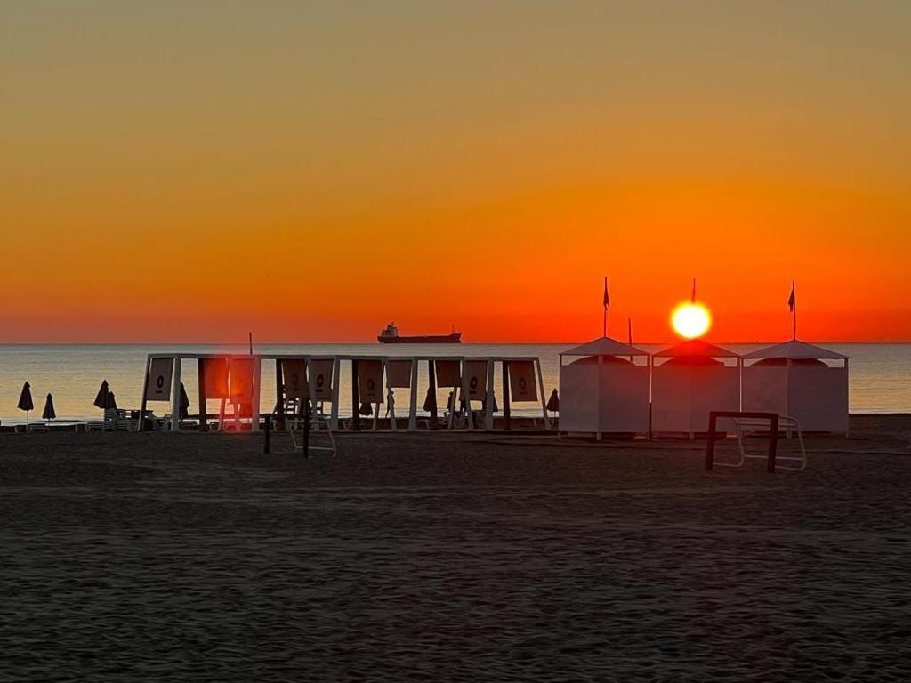 Apartamento 1ª Linea De Playa - Con Piscina Y Parking Playa de Gandia Zewnętrze zdjęcie